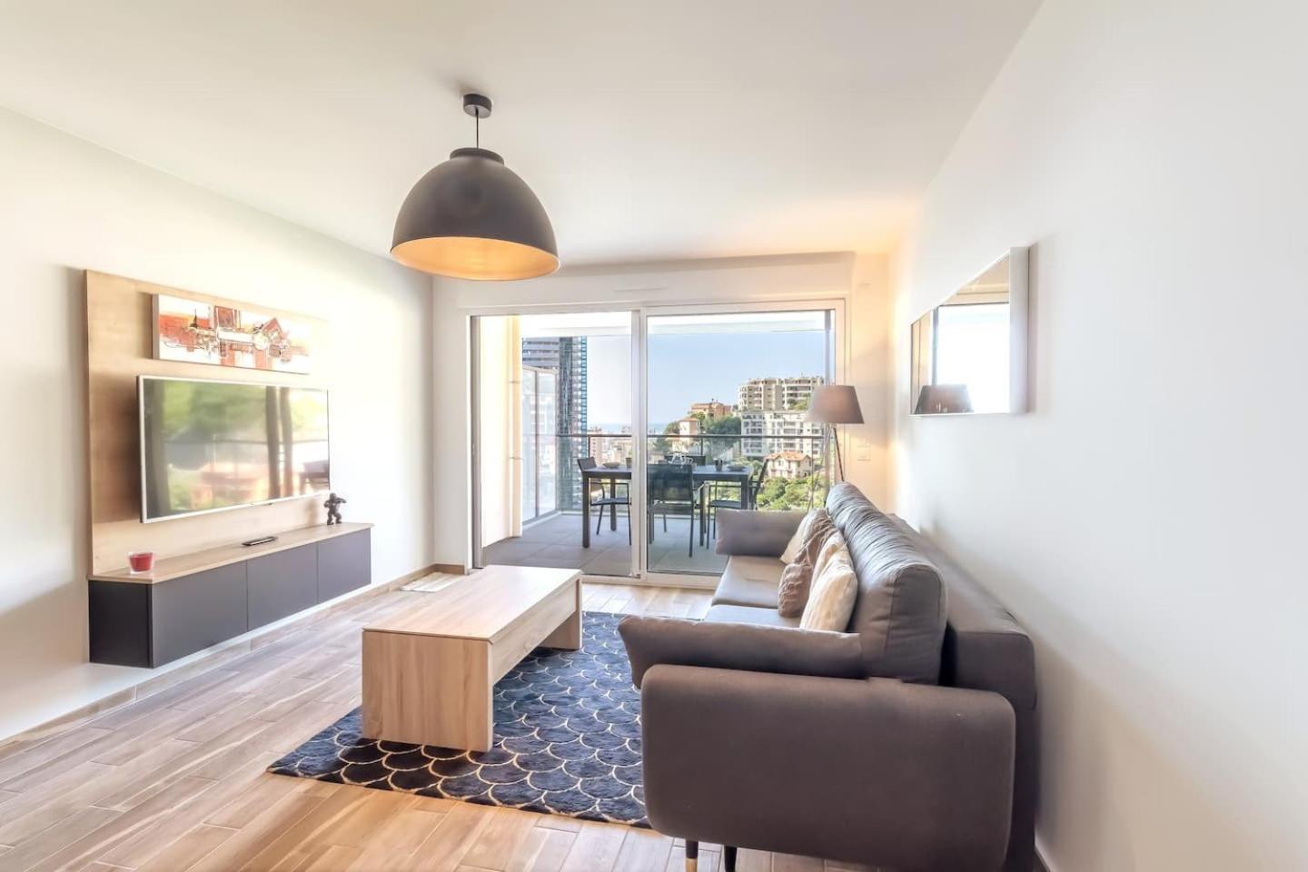 Beautiful With Terracepool - Near Monaco # Holiday home *